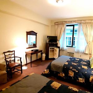 HOTEL M y B